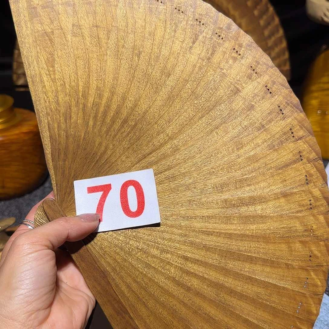 金丝楠l****e金丝楠木扇子