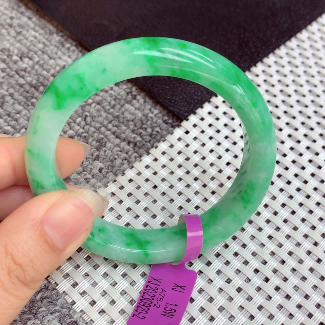 翡翠手镯未镶嵌ᖰ****缅甸