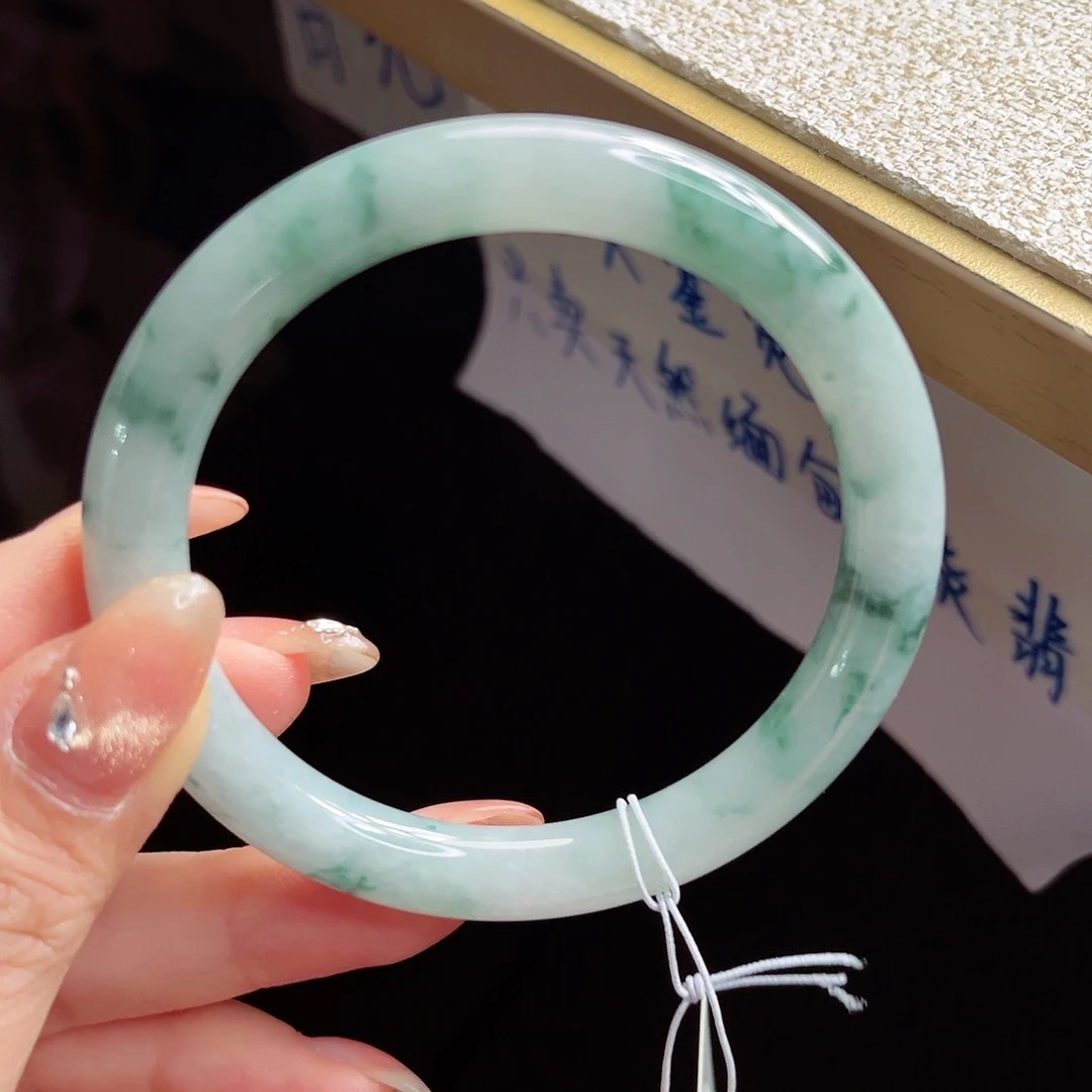 翡翠未镶嵌手镯手镯