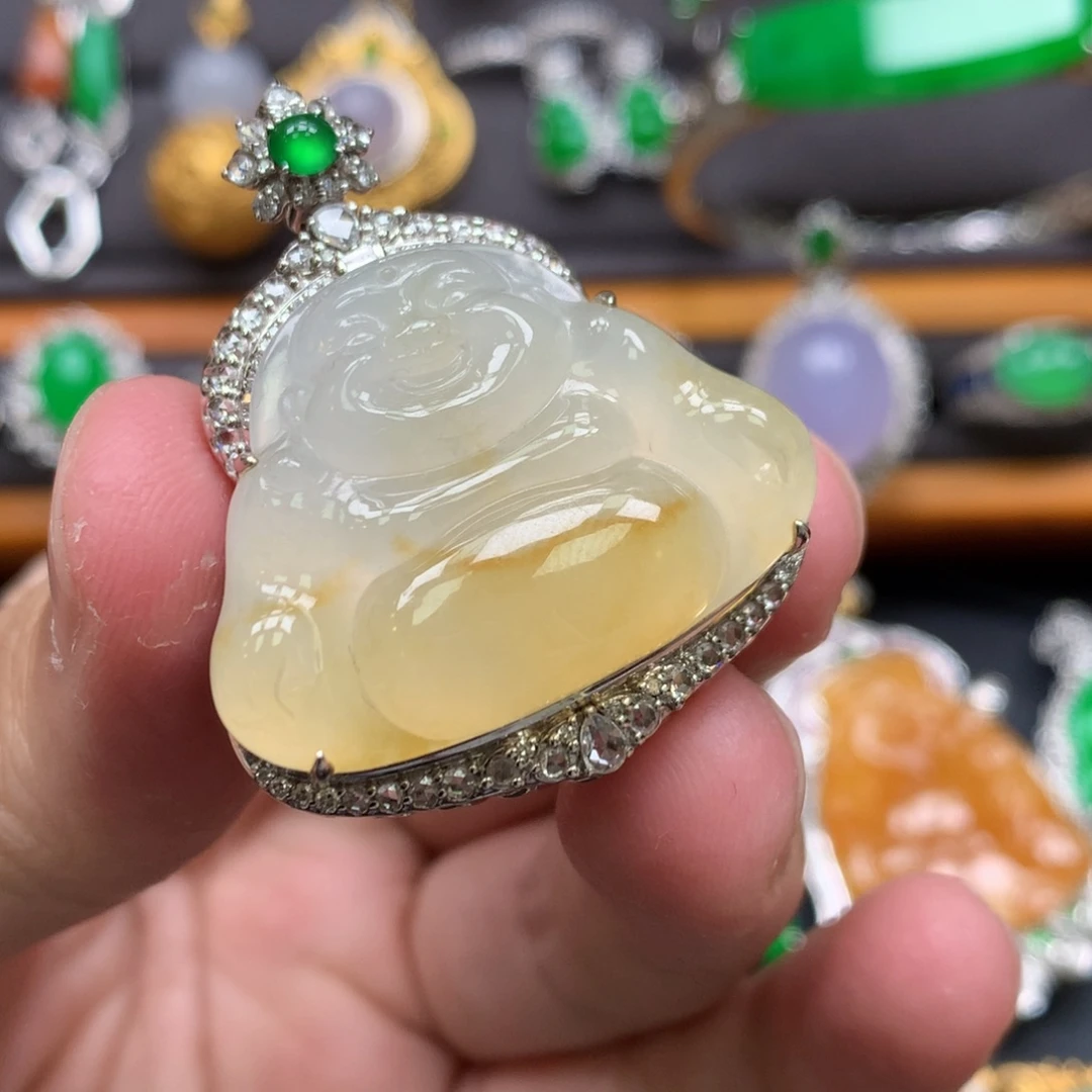 翡翠18K金镶嵌颈饰