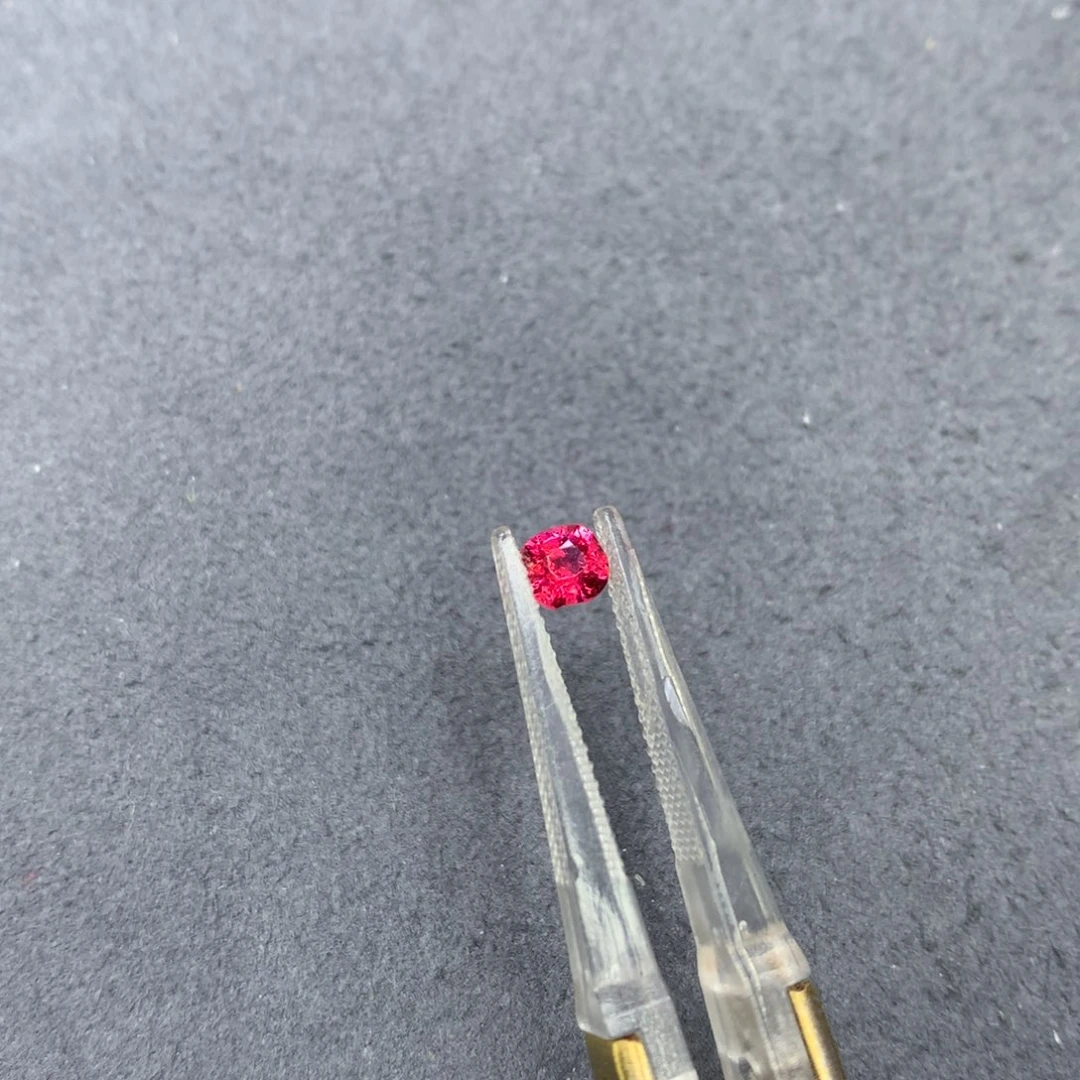 尖晶石裸石0.38ct尖晶石