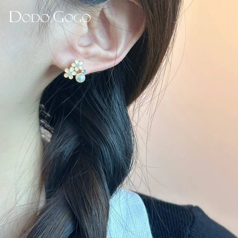 DODOGOGO 合金合成锆石耳饰 冰透花朵耳环气质百搭时尚精致耳钉女