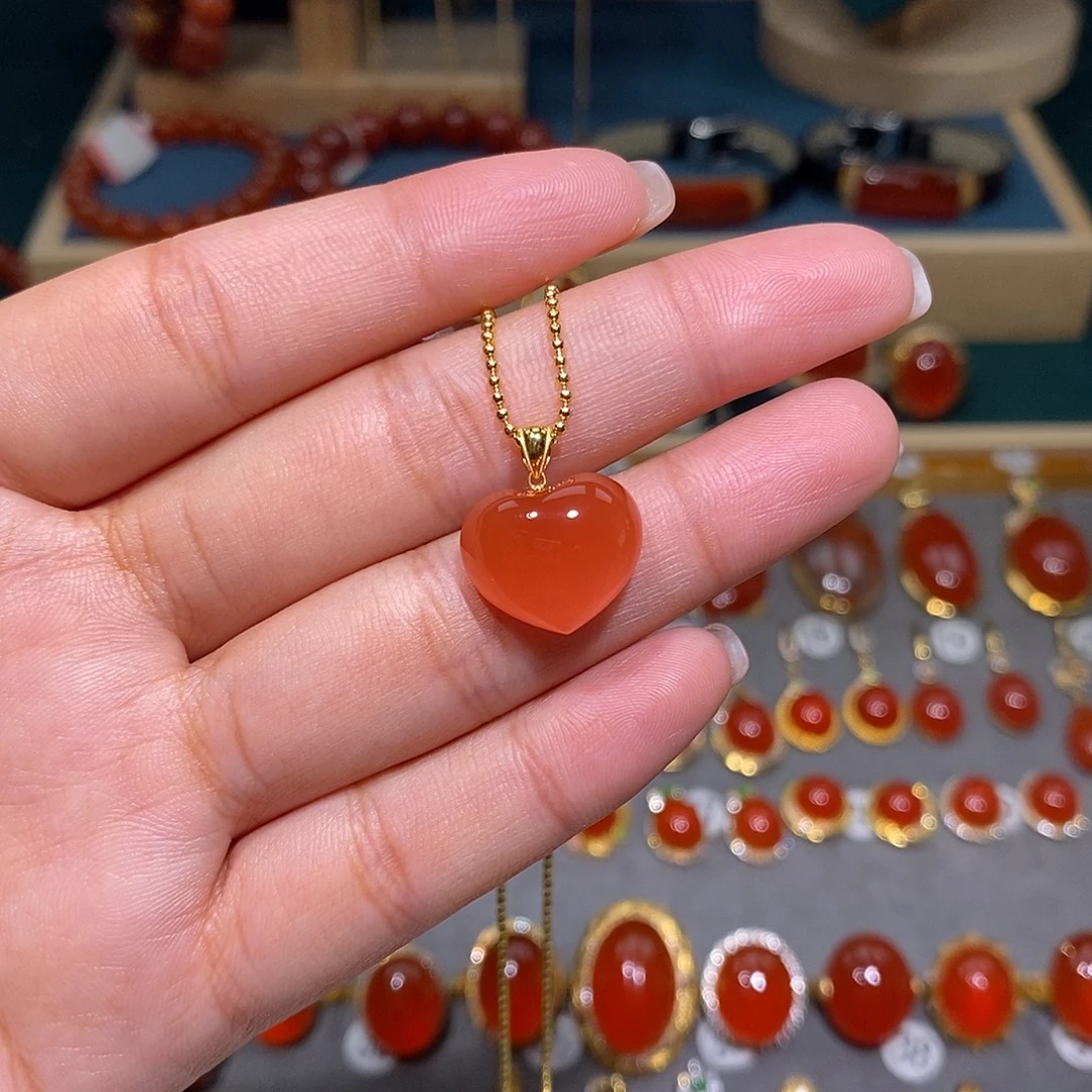 南红玛瑙18K金镶嵌颈饰