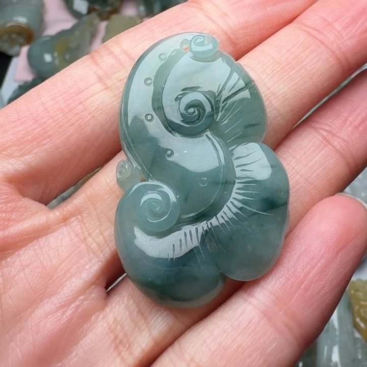 翡翠未镶嵌颈饰吊坠