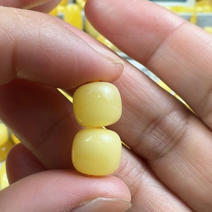 蜜蜡未镶嵌裸石29