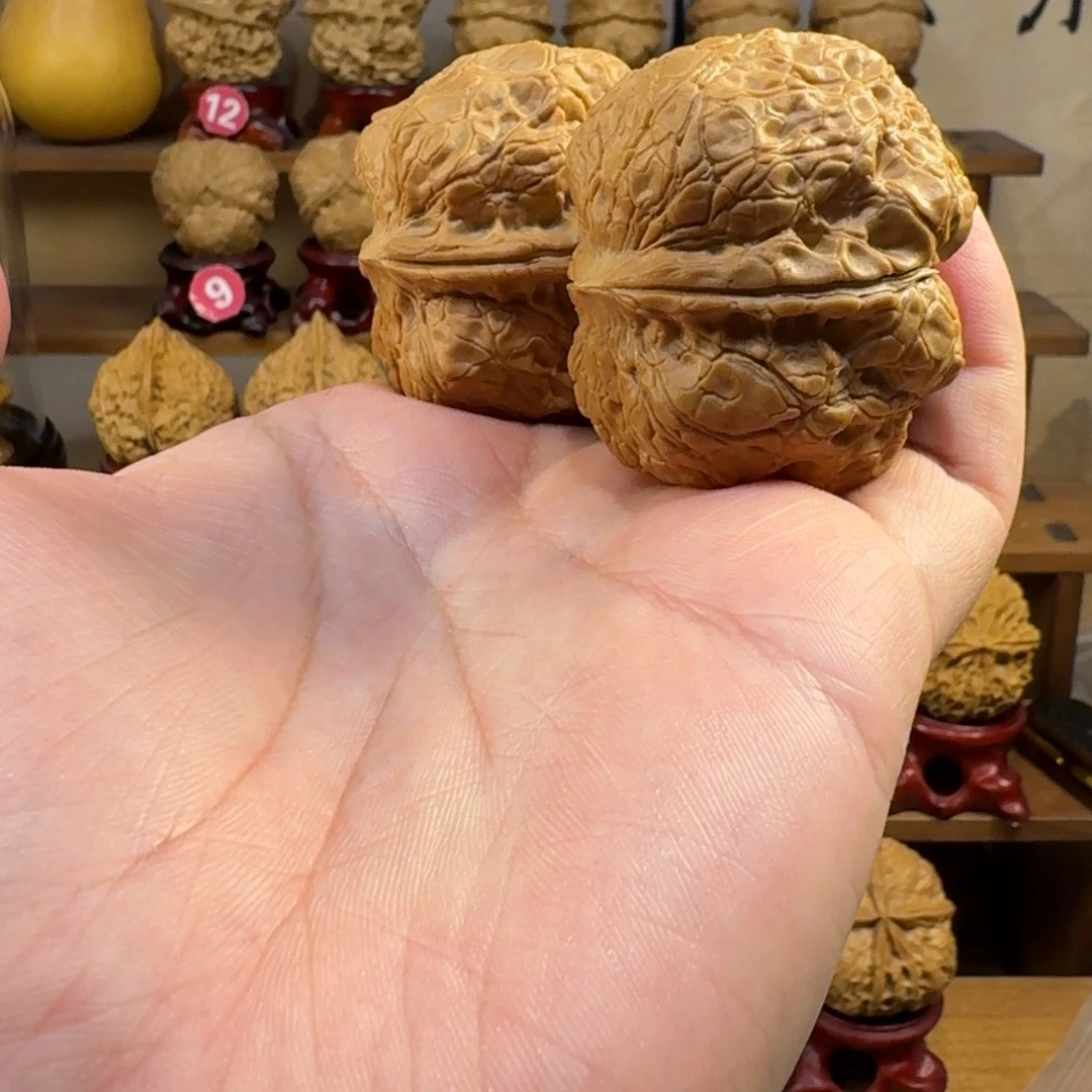 铁核桃把件蟒纹虎头48尺