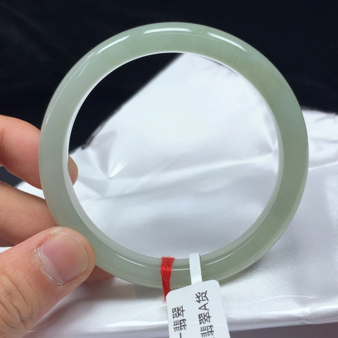 翡翠手镯（圆镯）未镶嵌59