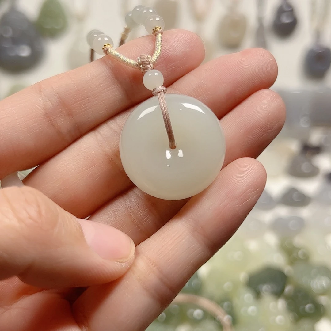 颈饰未镶嵌和田玉