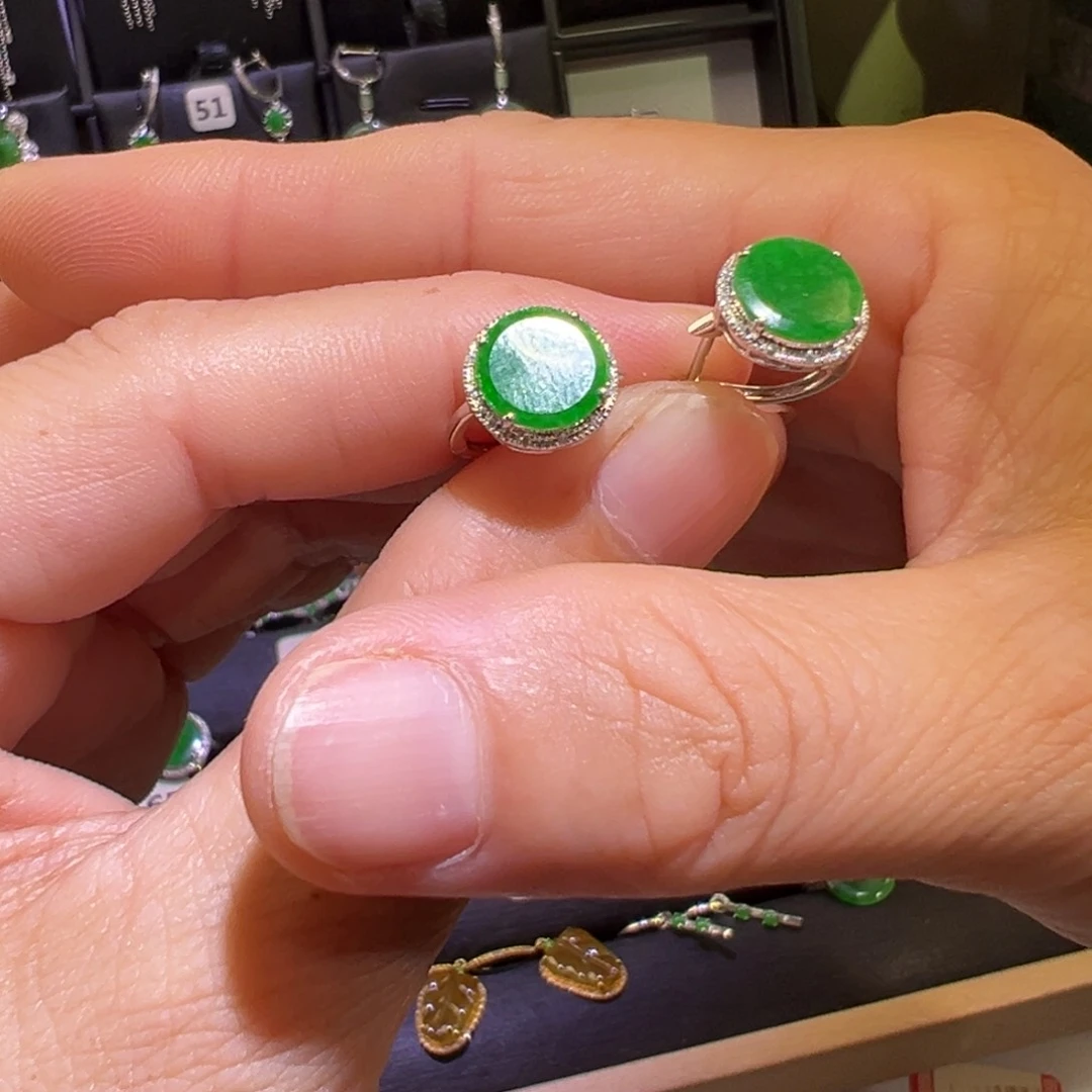 翡翠18K金镶嵌耳饰耳包