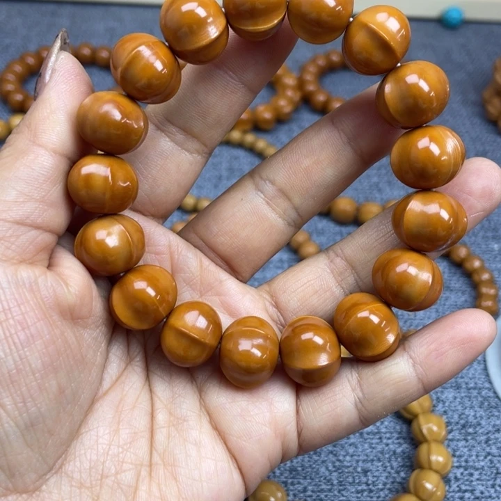 艾***静猴头核桃吊坠猴头