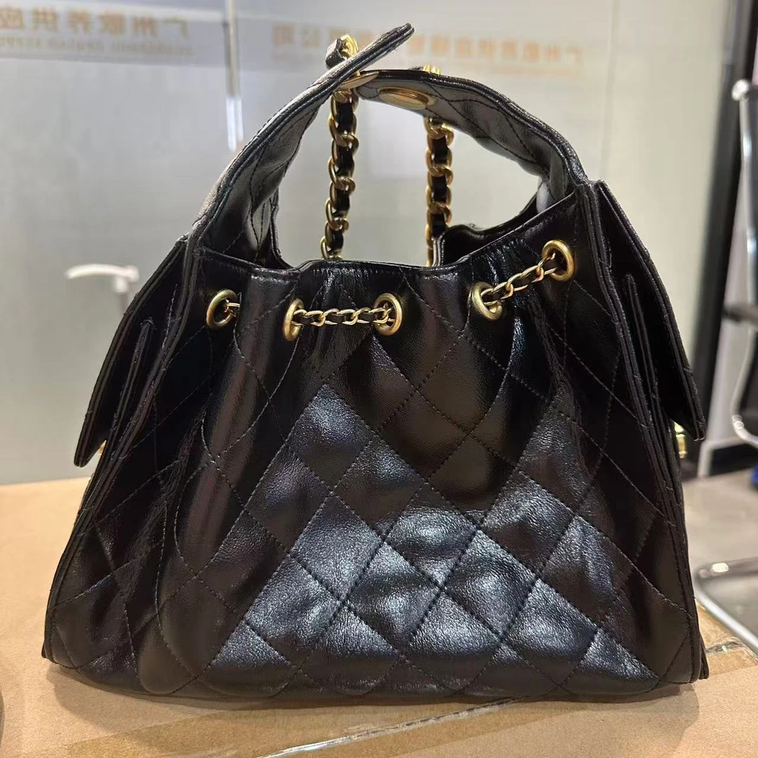 2025新款真皮女包黑色金字塔