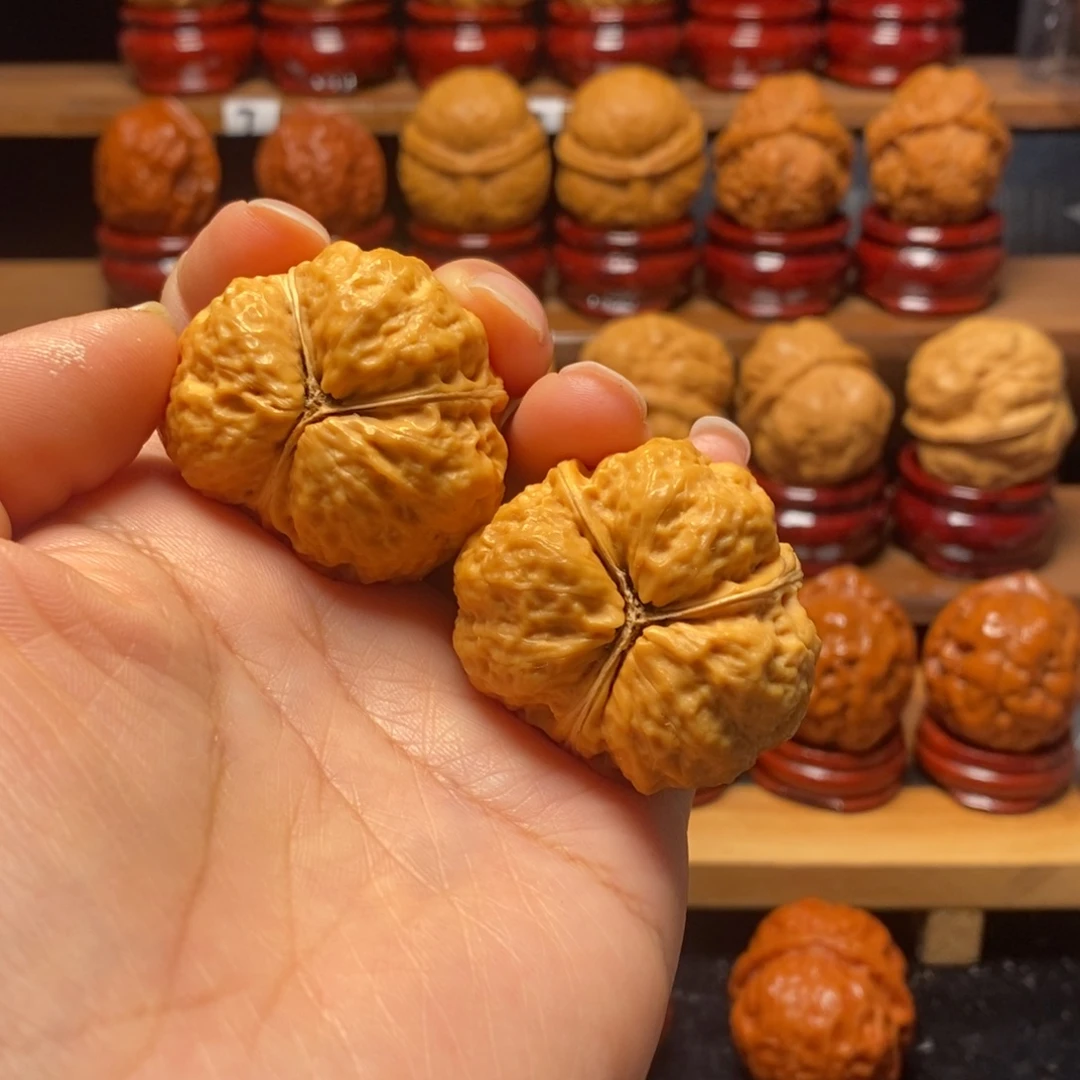 把件文玩核桃水晶三棱39尺