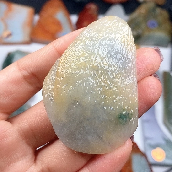 颈饰未镶嵌翡翠天然