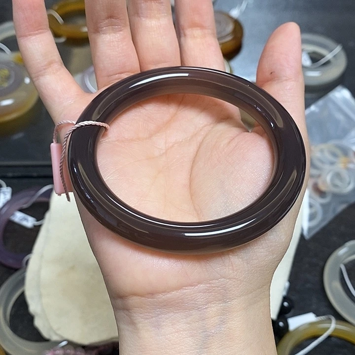 紫***苏玛瑙/玉髓未镶嵌珠宝半成品