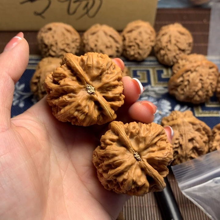 吊坠文玩核桃大**ᐝ粗筋