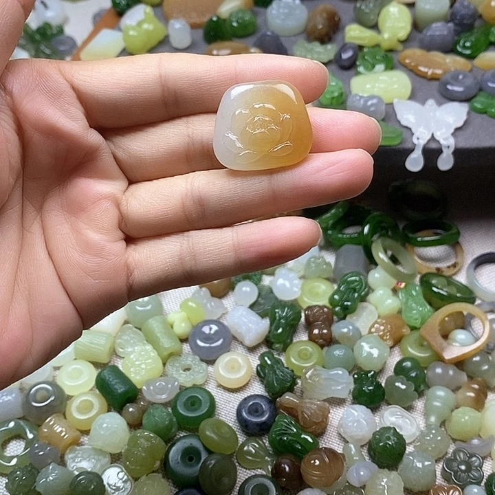 未镶嵌和田玉挂件