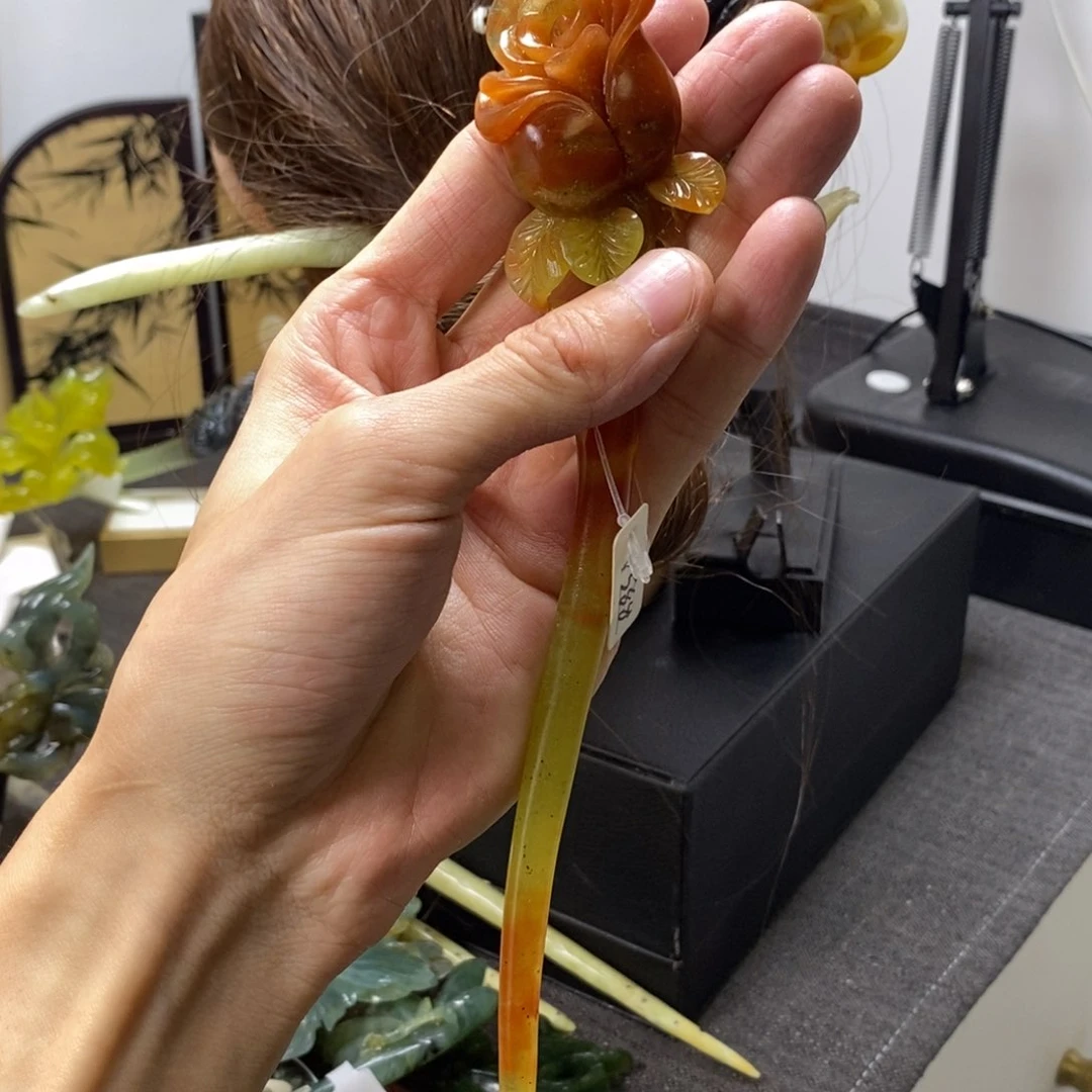 岫玉发簪未镶嵌毓**然玫瑰花