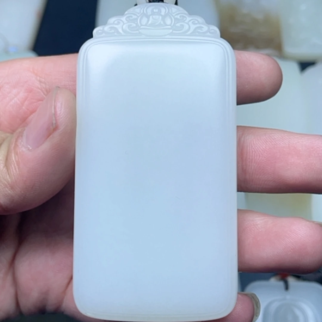 【闪购商品】颈饰未镶嵌和田玉