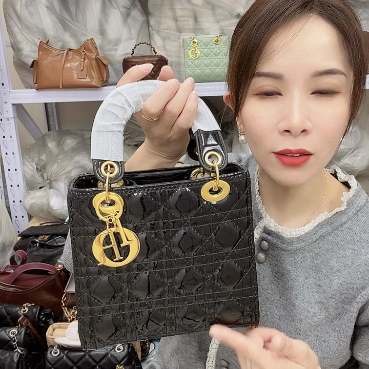 蚕丝小牛剖层皮革PU大