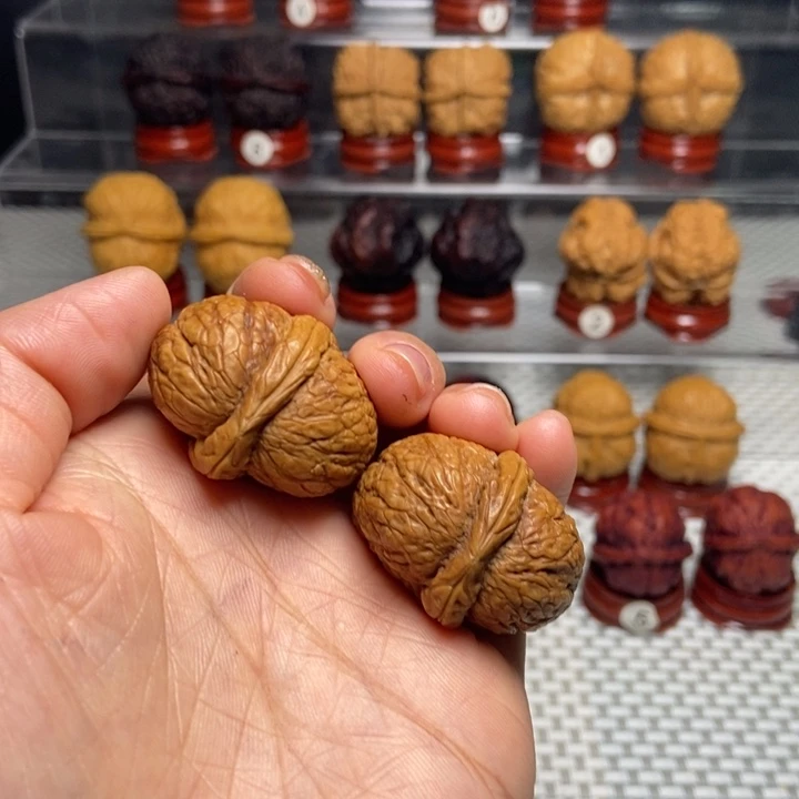 文玩核桃把件12半壁粗筋