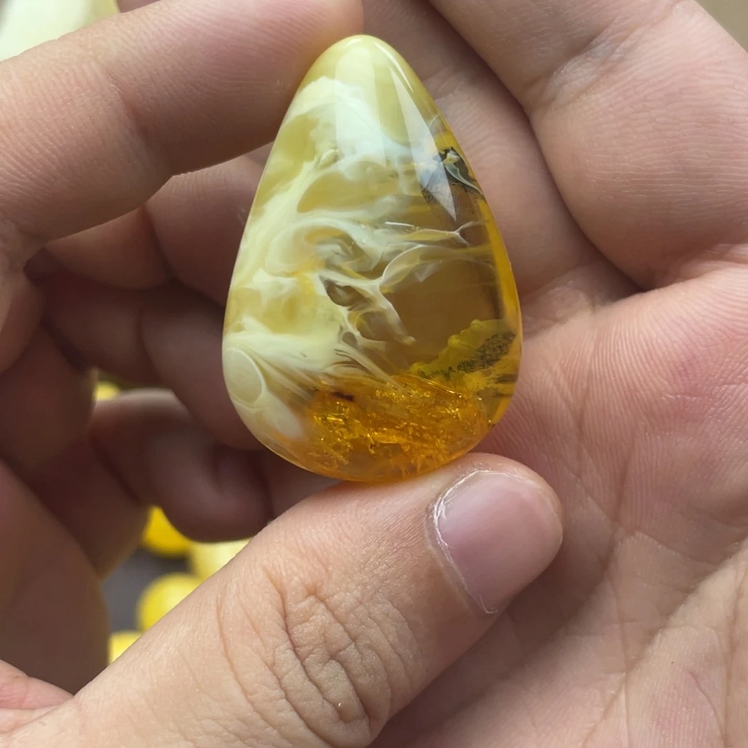 琥珀颈饰未镶嵌琥珀蜜蜡