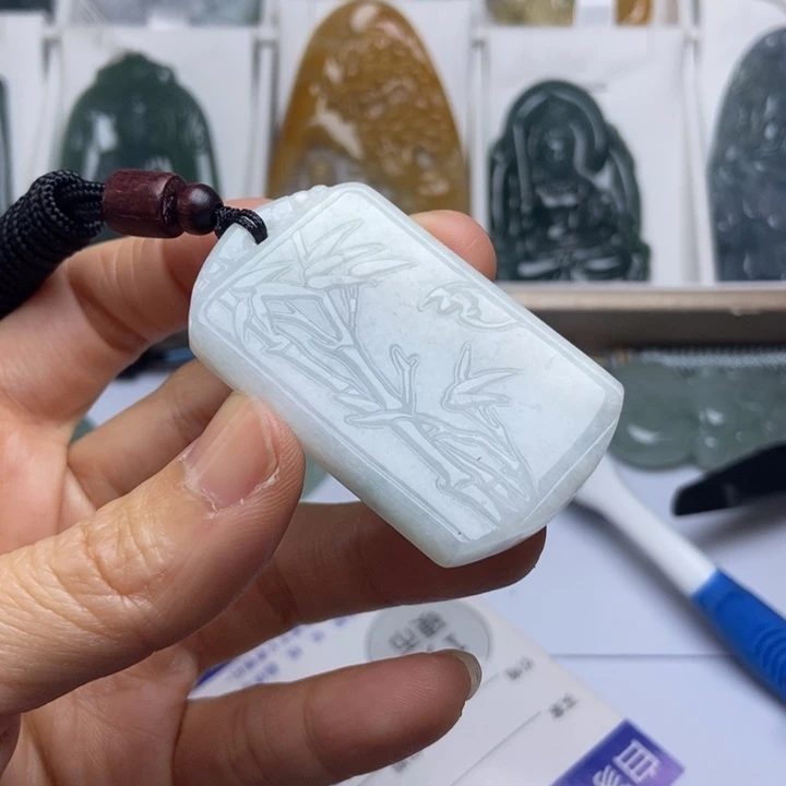 翡翠未镶嵌挂件翡翠