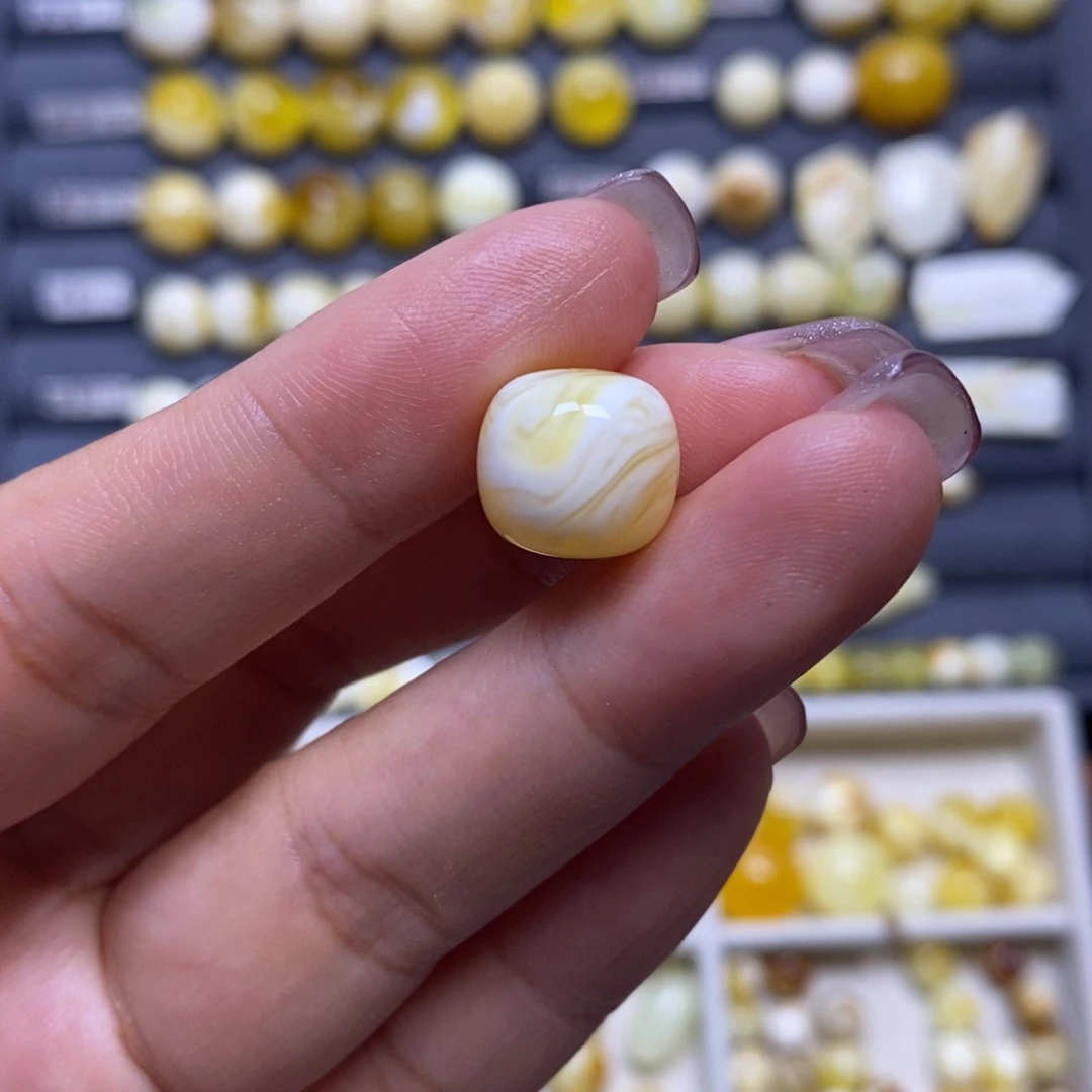 蜜蜡未镶嵌珠宝奇石瓷白拉丝妖花老型12*11mm