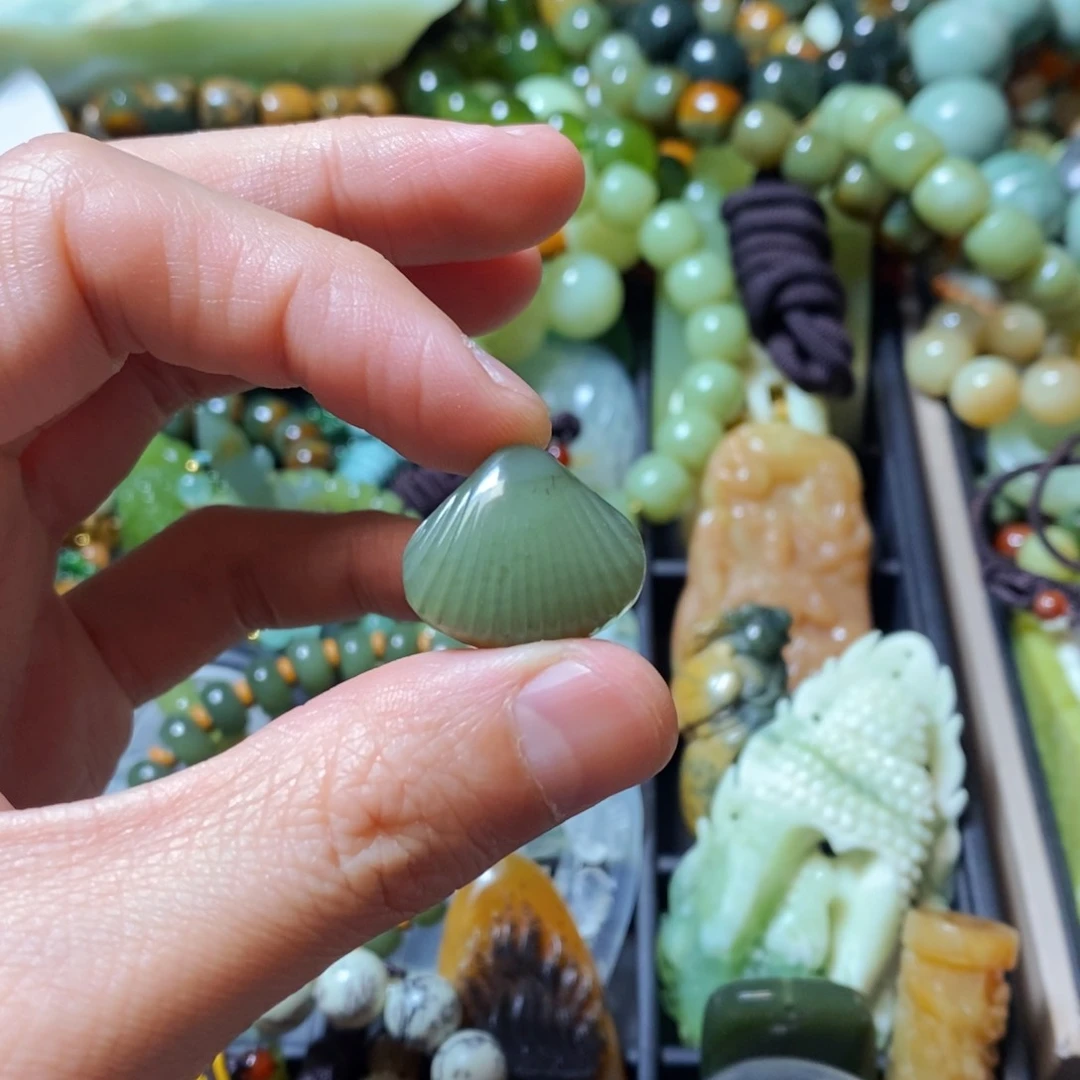 岫岩老玉（透闪石质玉）未镶嵌颈饰