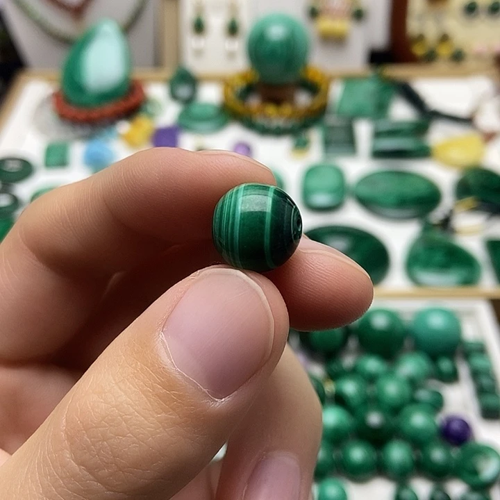 孔雀石未镶嵌单珠