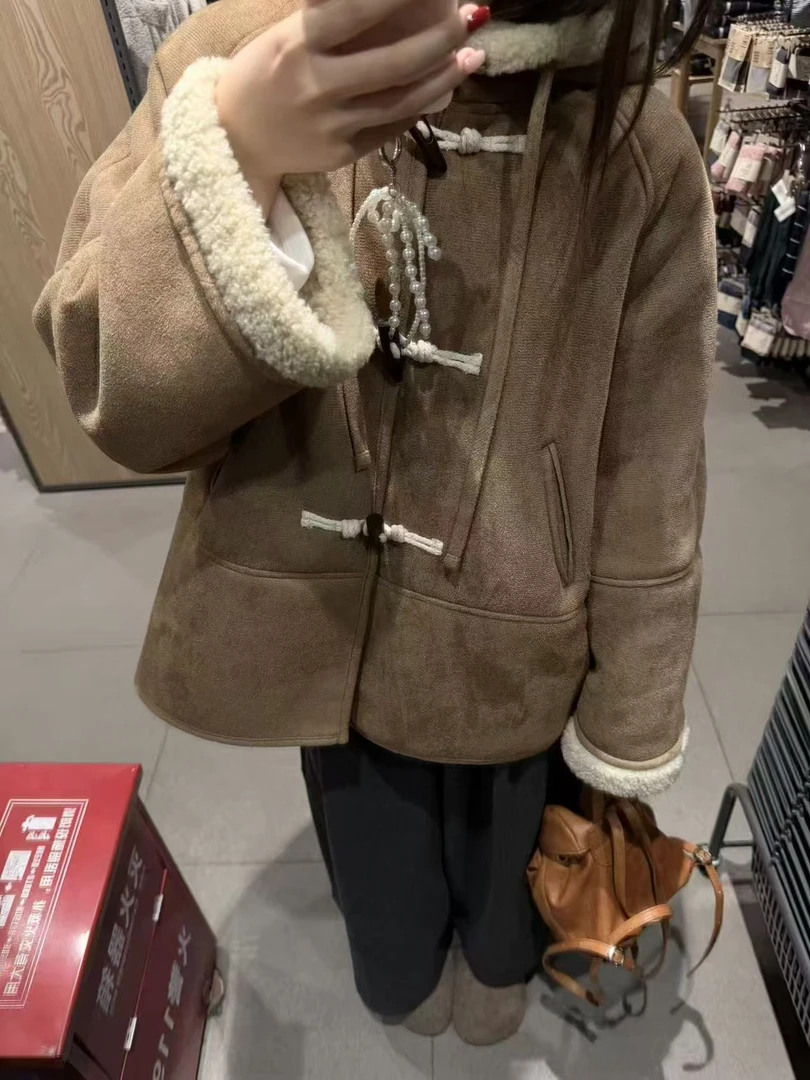 “韩气十足”冬季新款 牛家口 连帽一体加厚外套