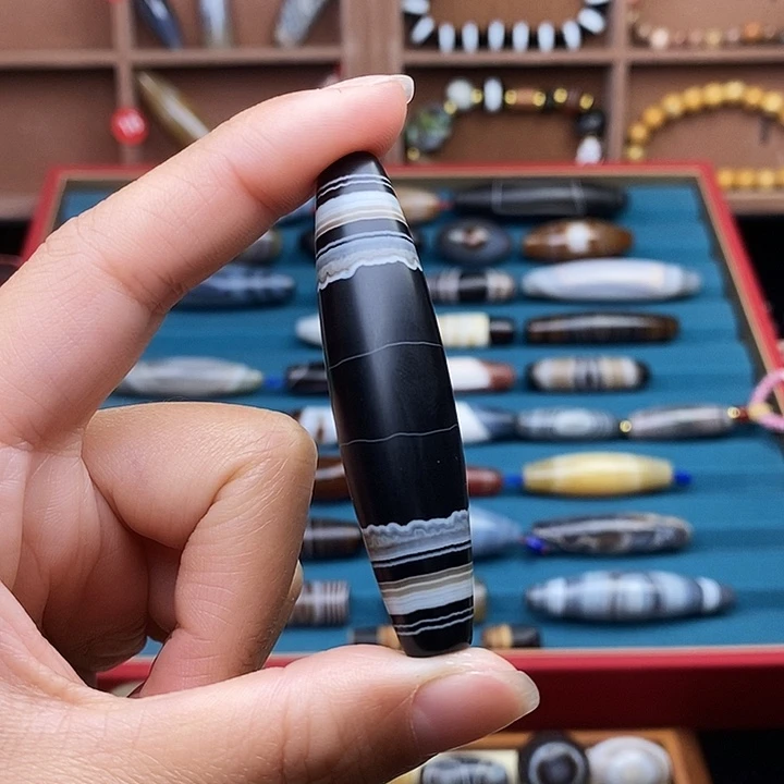 三***殊玛瑙/玉髓未镶嵌颈饰