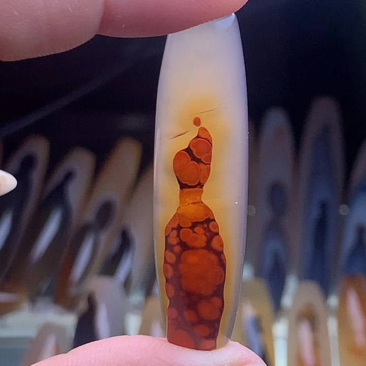 玛瑙/玉髓颈饰未镶嵌53有瑕