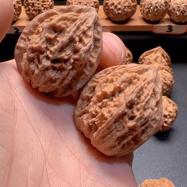 吊坠文玩核桃野生鸡心