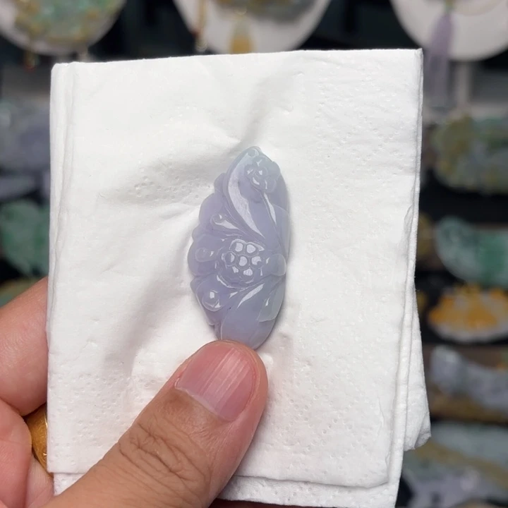 翡翠未镶嵌颈饰吊坠