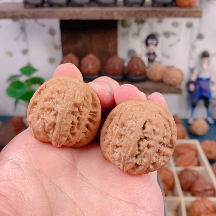 文玩核桃吊坠67¥¥红狻猊