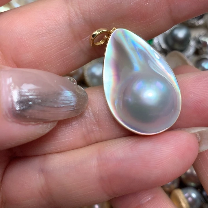 18K金镶嵌颈饰拼合珍珠（马贝珠）