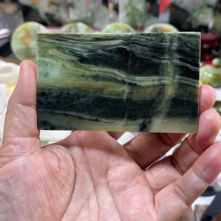 独山玉未镶嵌颈饰