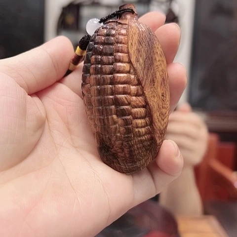 黄花梨/降香黄檀丰衣足食玉米把件