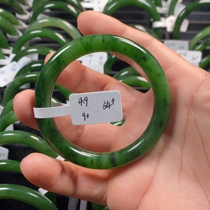 和田玉（碧玉）手镯未镶嵌54+