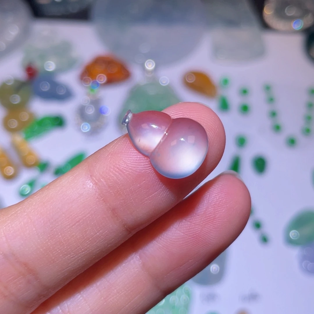 翡翠未镶嵌颈饰裸石