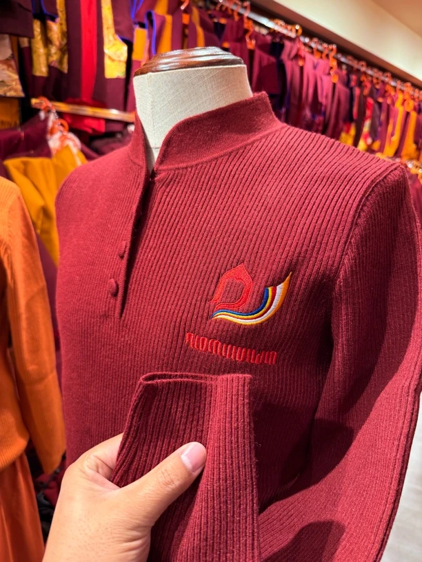 新款立领毛衣，三色可选