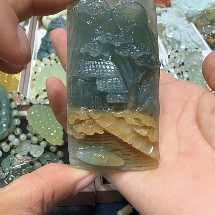 蛇纹石玉未镶嵌吊坠