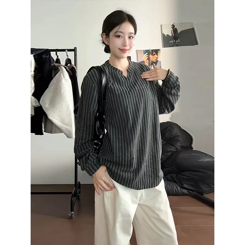 灰色肌理感小v领长袖t恤早秋穿搭美式慵懒风卫衣高级感内搭打底衫