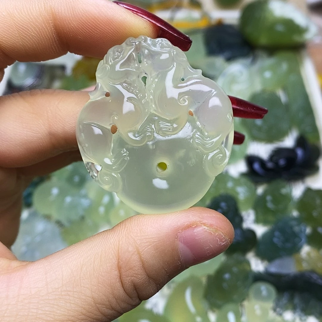 未镶嵌蛇纹石玉颈饰