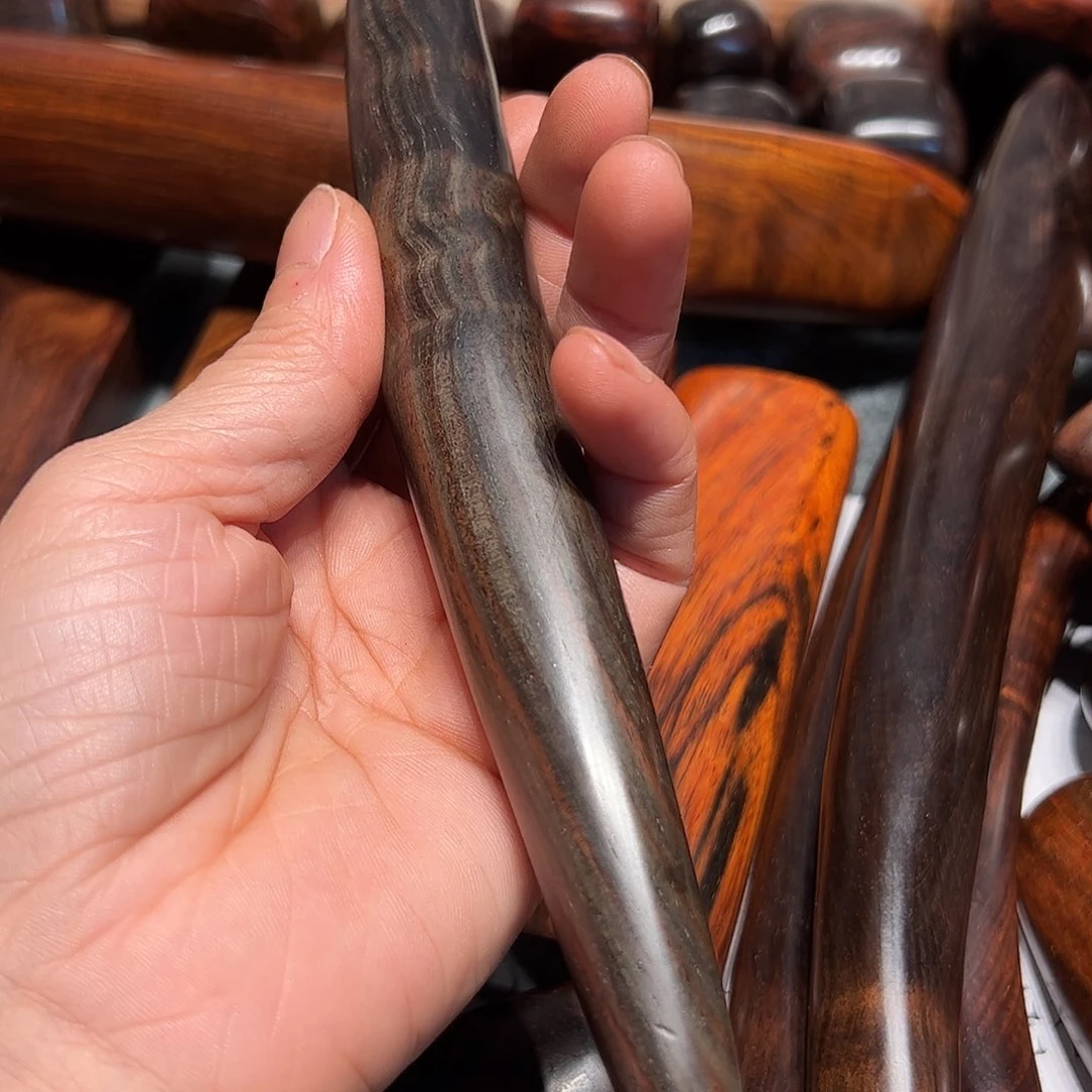 交趾黄檀（大红酸枝）贵*