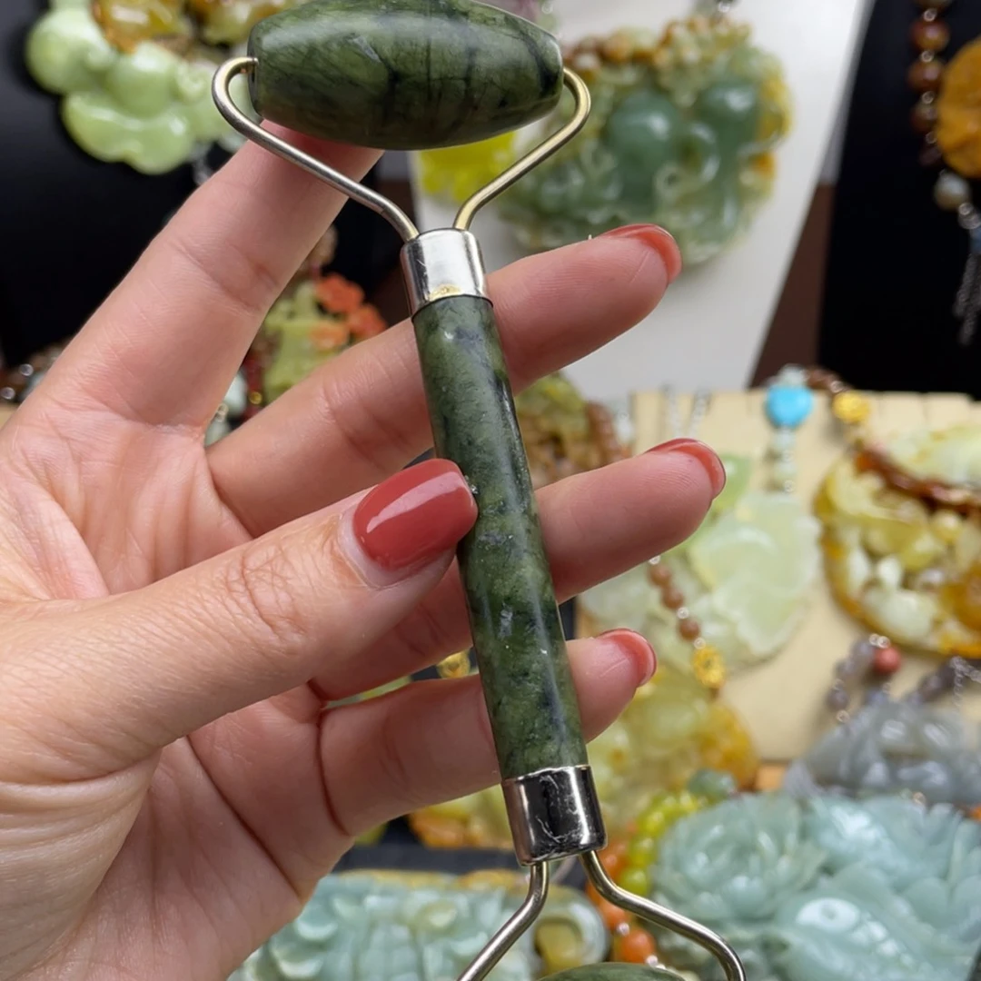 未镶嵌蛇纹石玉颈饰