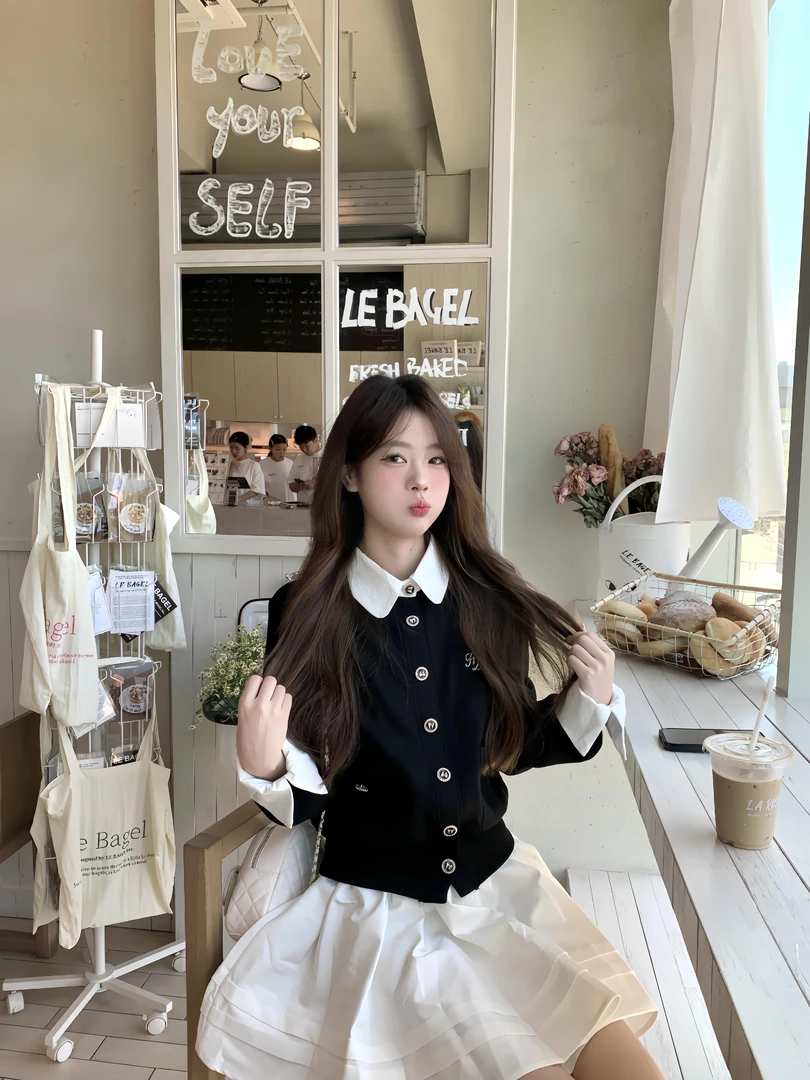 韩系轻奢气质学院风套装拼接假两件针织开衫外套女白色木耳百褶裙