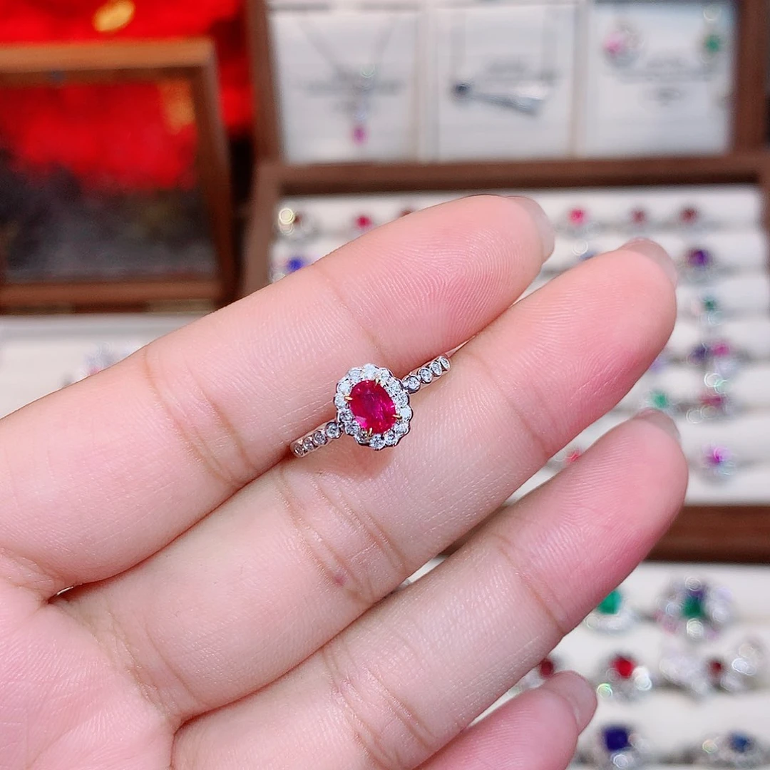 戒指18K金镶嵌红宝石0.58ct/七天无理由