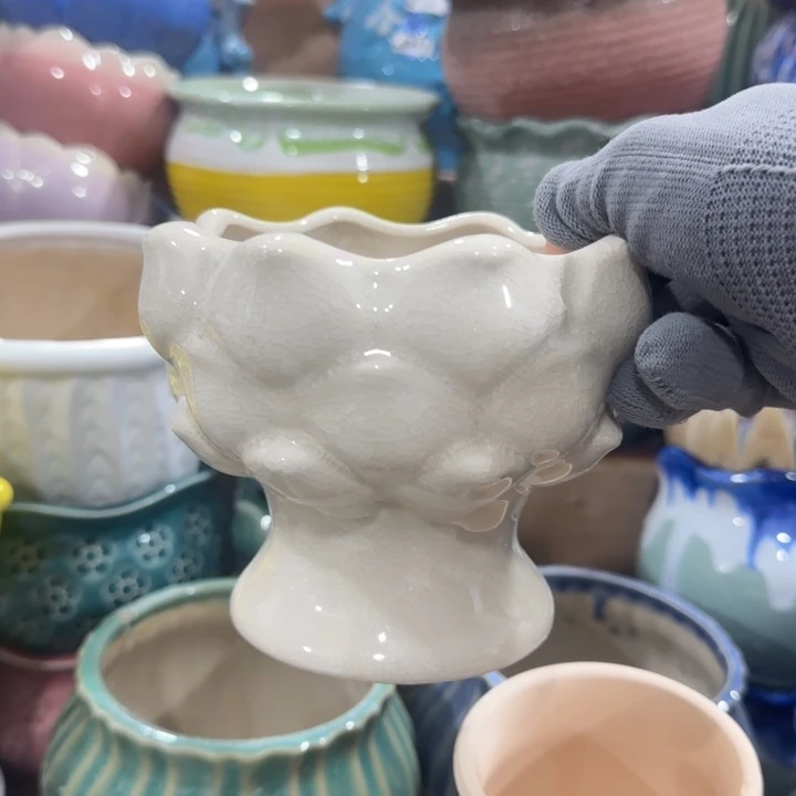 凑9块包邮，有孔，陶瓷花盆