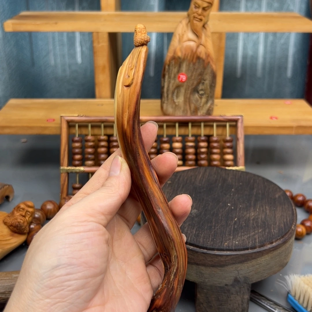 黄***画木崖柏木摆件手把件，